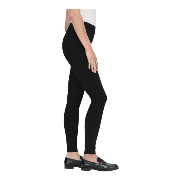 Frame Pull On The Jetset Skinny Crop
in Sheen Noir NWOT - Picture 6 of 10